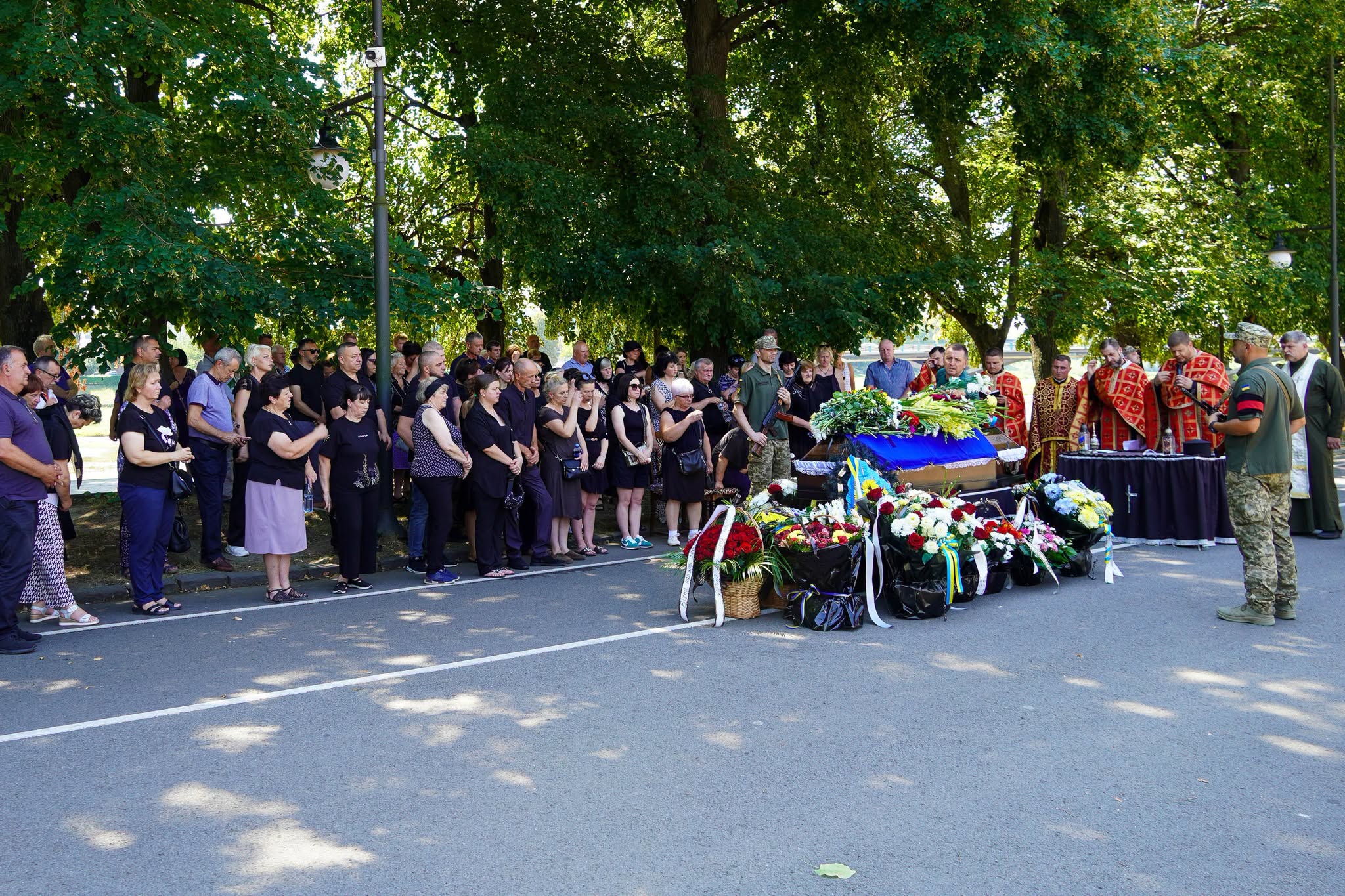 Прощання із полеглим воїном Богданом Югасом в Ужгороді