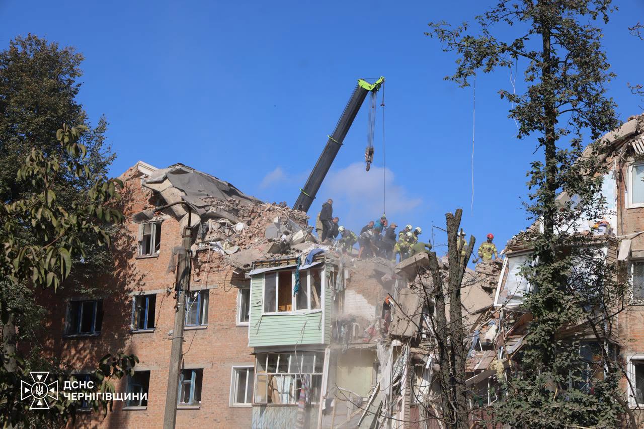 Наслідки атаки у Прилуках на Чернігівщині, 7 жовтня