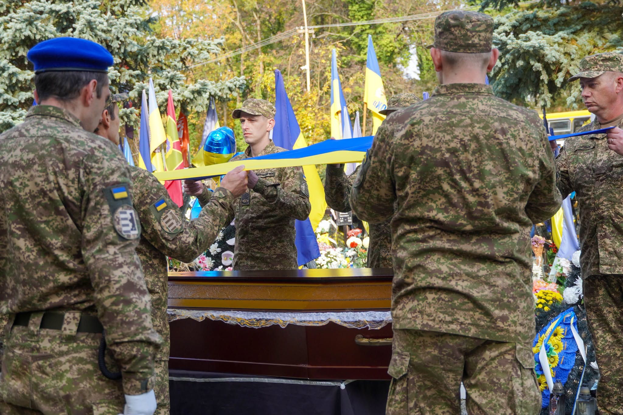 В Ужгороді попрощалися із полеглим 49-річним захисником Максимом Маячком