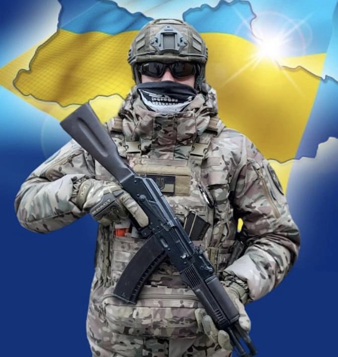 Захисник Павло Петах 