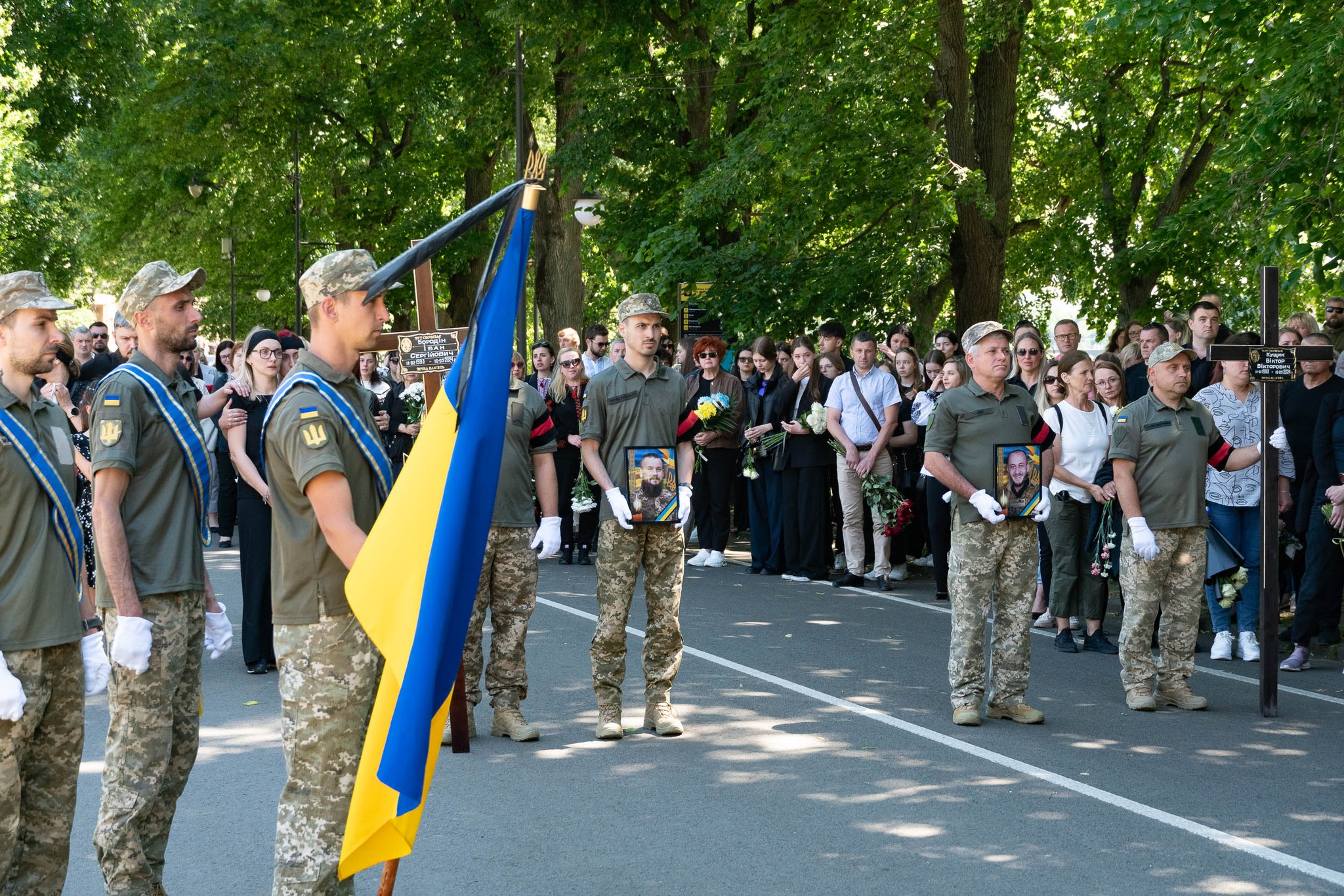 Сьогодні в Ужгороді попрощалися з двома Захисниками