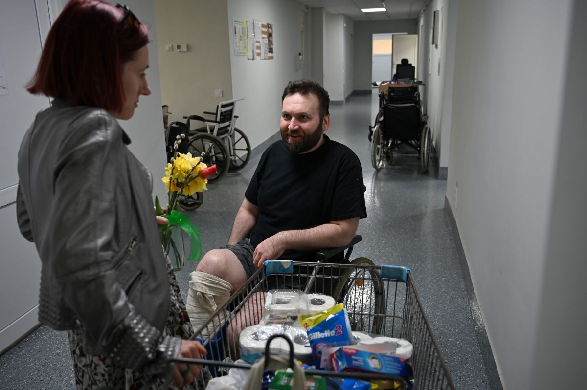 Волонтери принесли квіти у лікарню