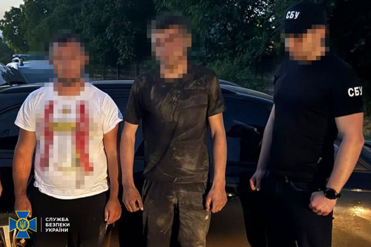 Затримані закарпатці