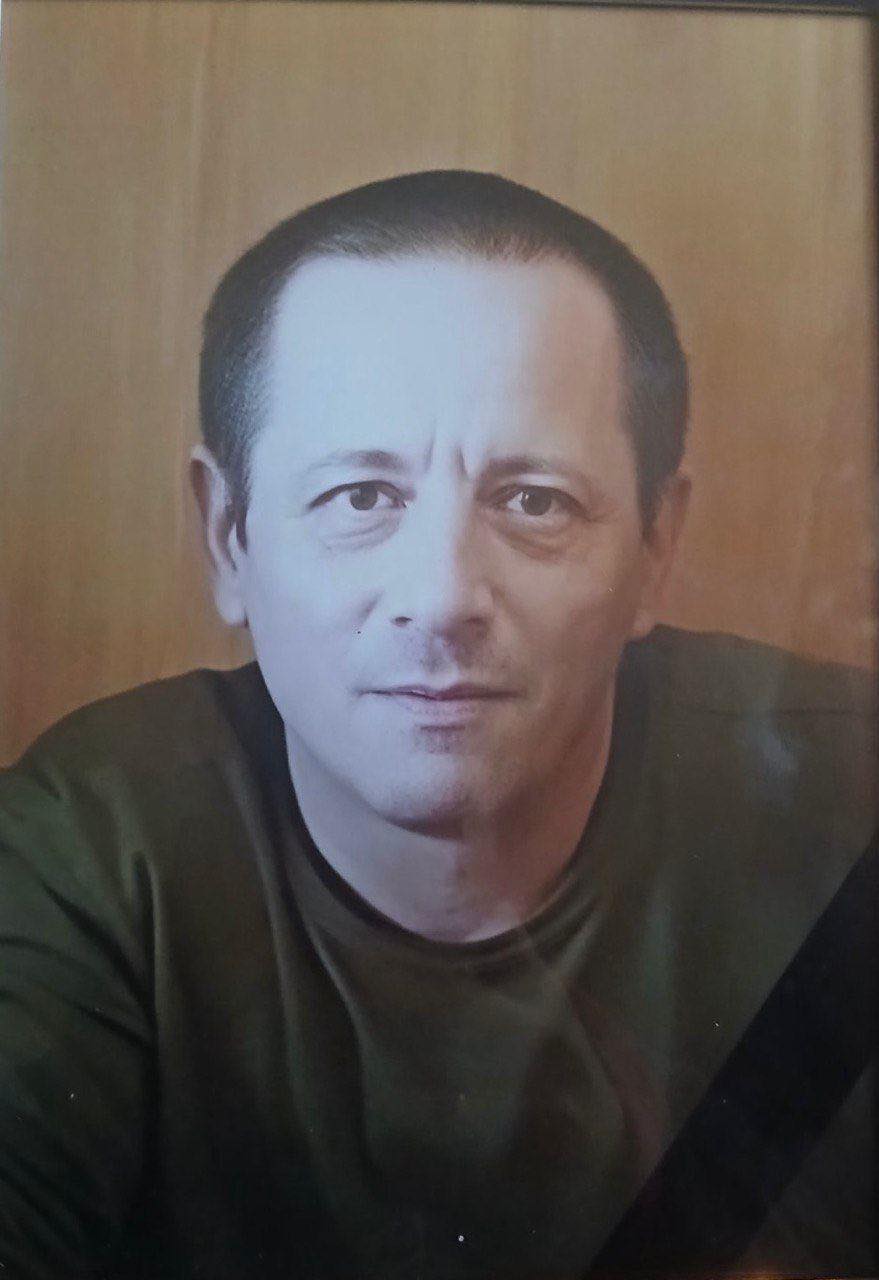 Захисник Володимир Дубровський