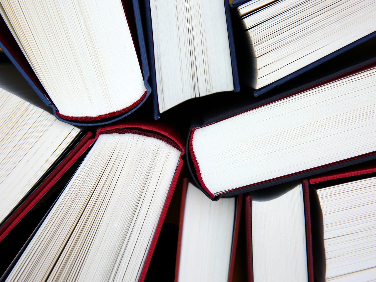 Книги, ілюстрація