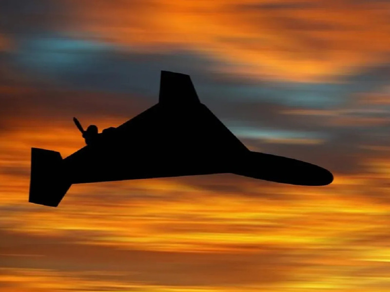 Безпілотник у небі