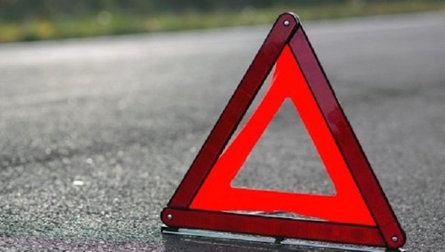 В Ужгороді на обʼїзній зіткнулись авто та електросамокат, є травмовані