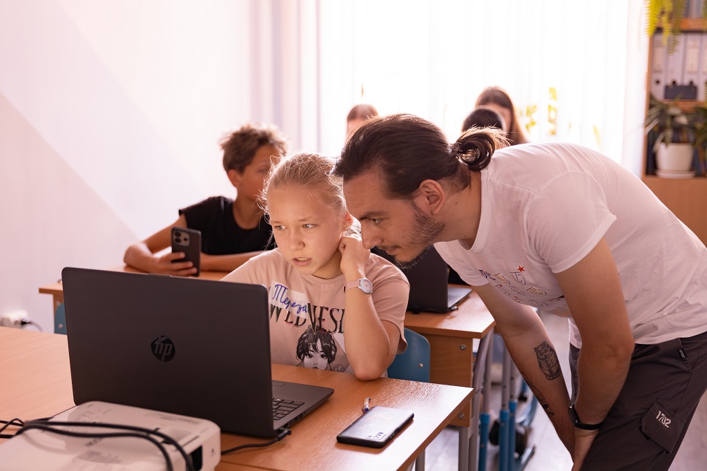 програма «Навчай» для тих, хто хоче стати вчителем-лідером