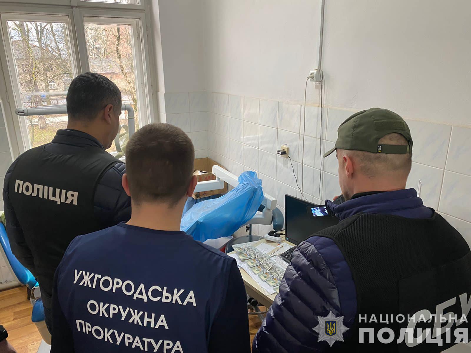 Лікаря-психіатра затримали на "гарячому"