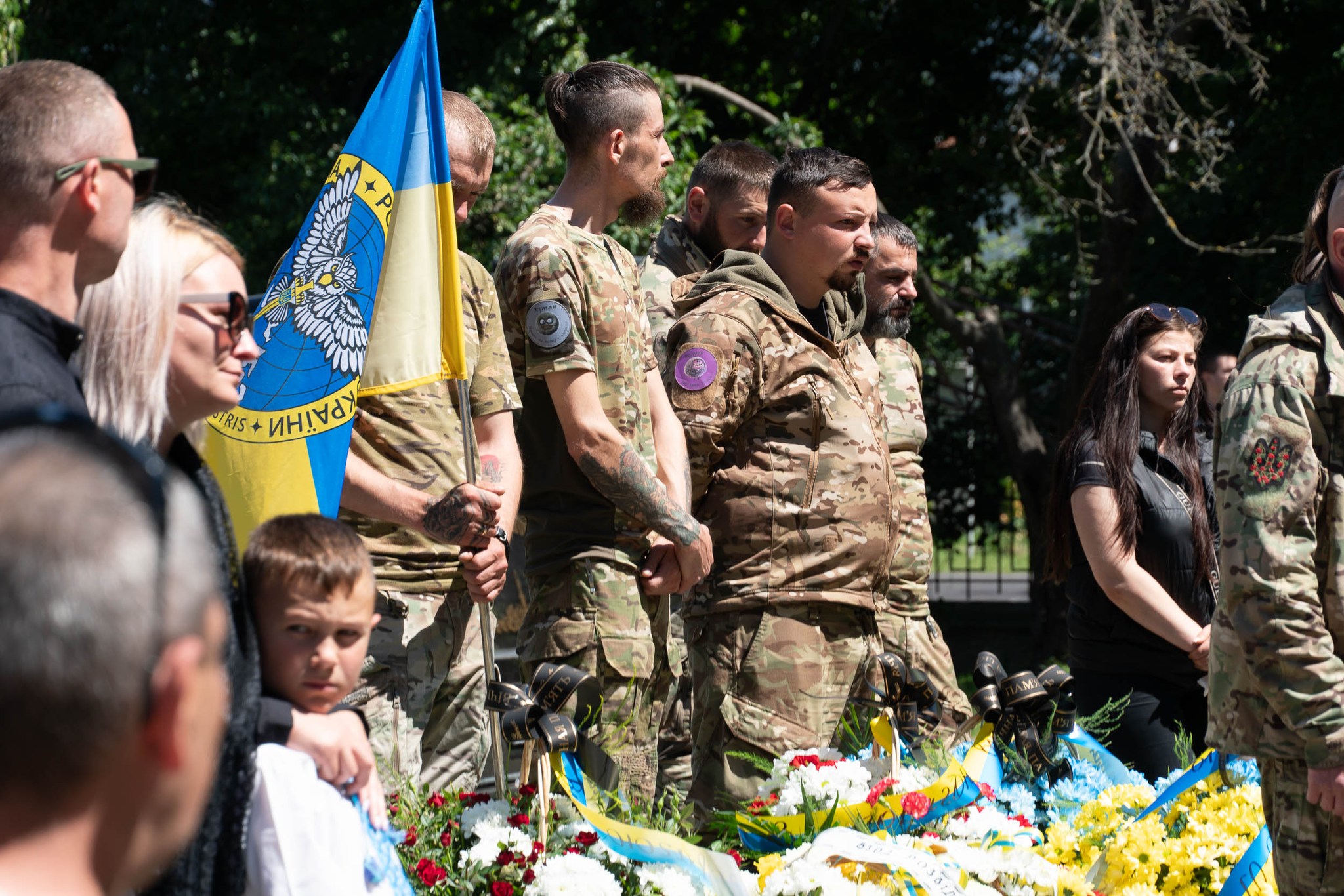 Військові під час похорон двох побратимів