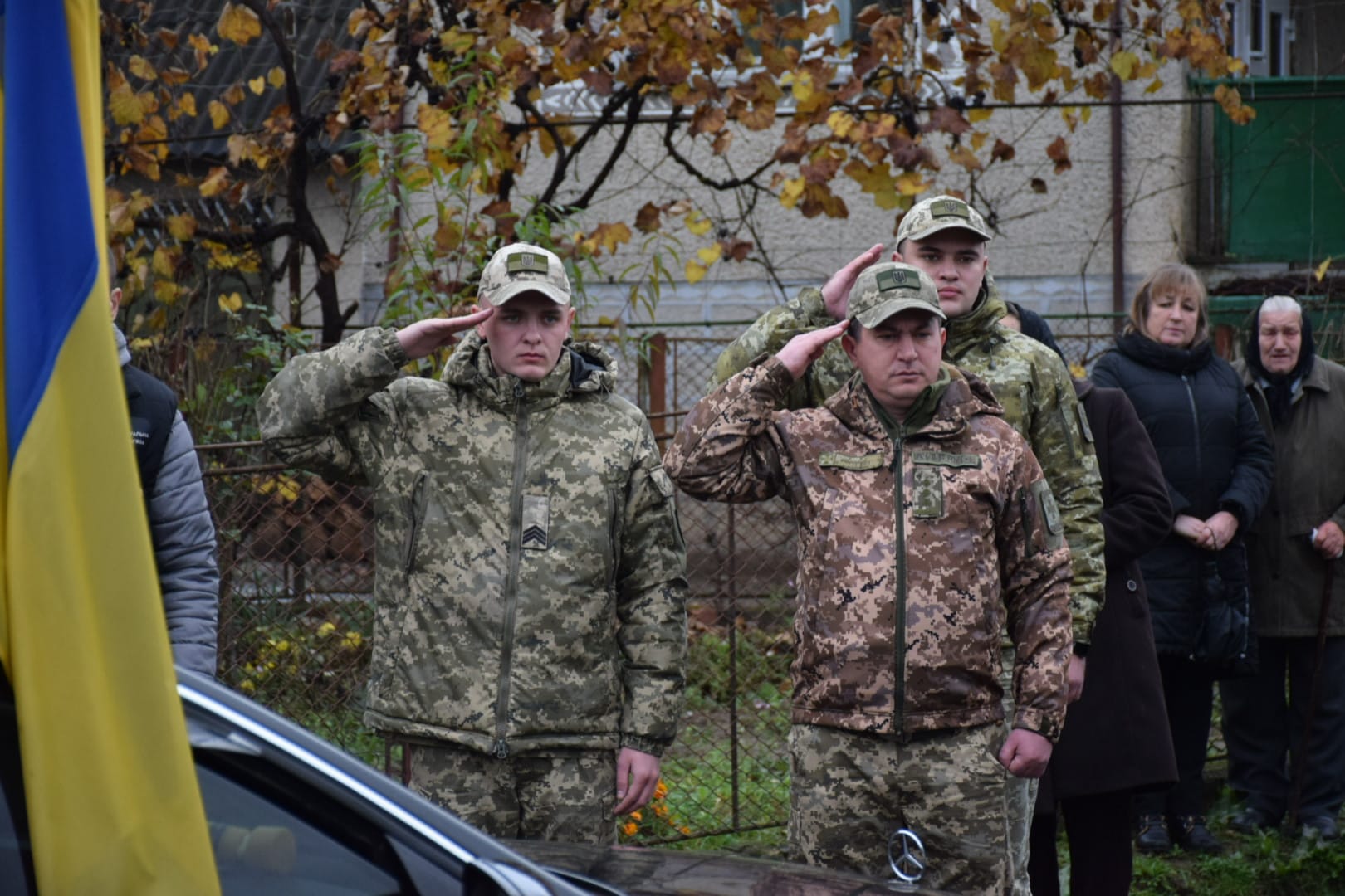 Військові прийшли провести в останній путь свого побратима