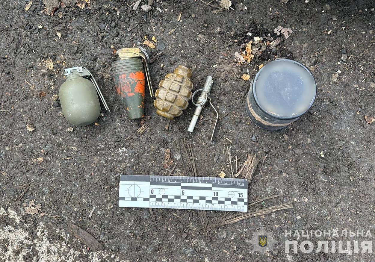 гранати чоловік сховав в особистих речах 