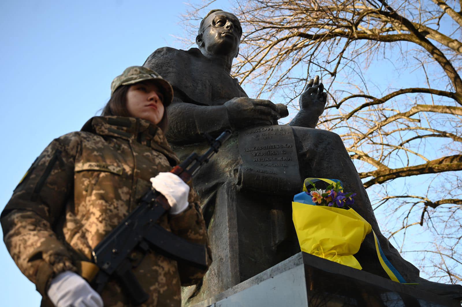 Пам‘ятник Августину Волошину в Ужгороді 