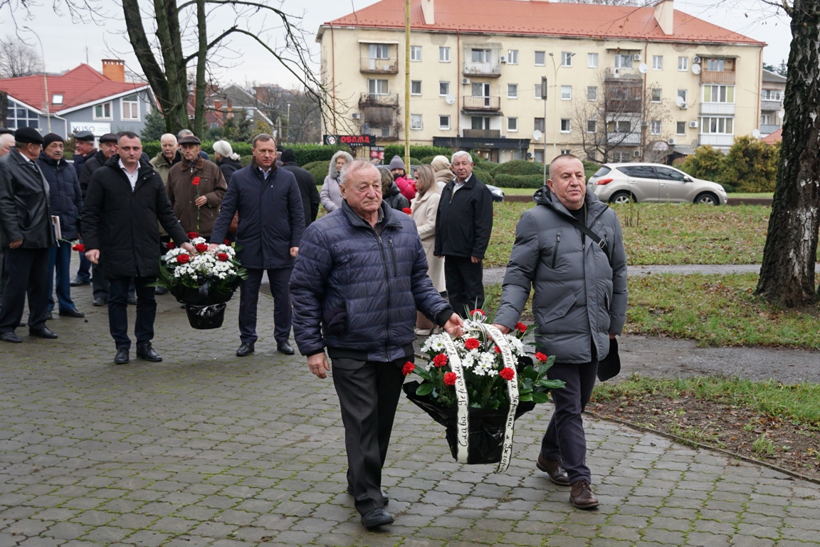 у пам‘ять загиблих ліквідаторів відбулося покладання квітів