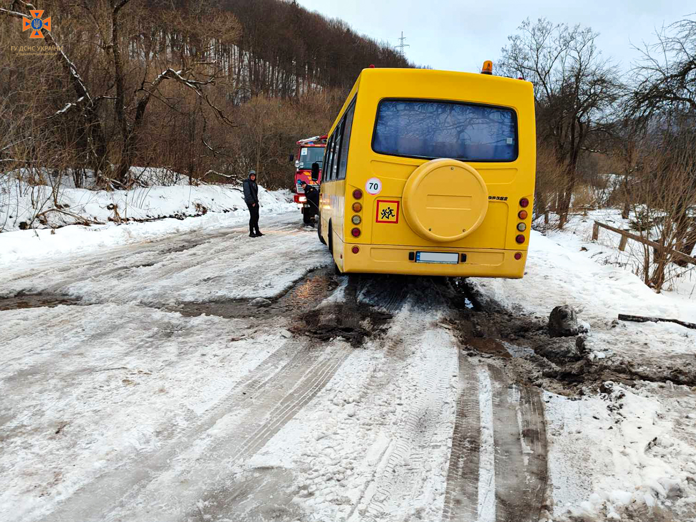 Фото з місця події 