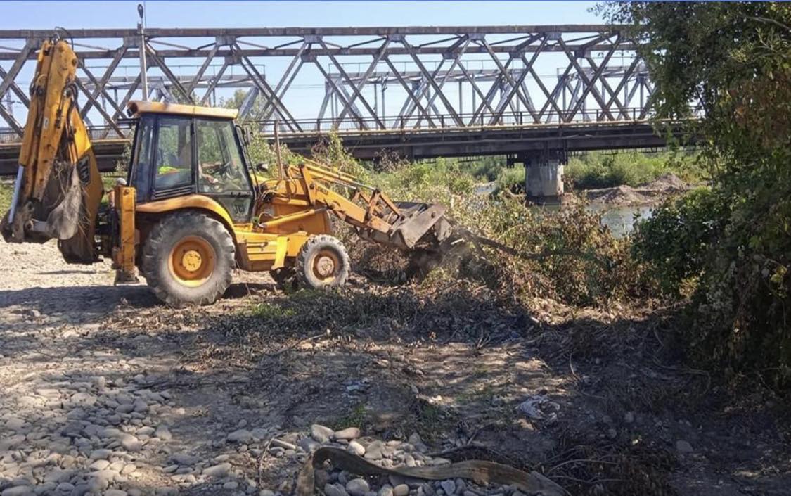 Фото з місяця будівництва 