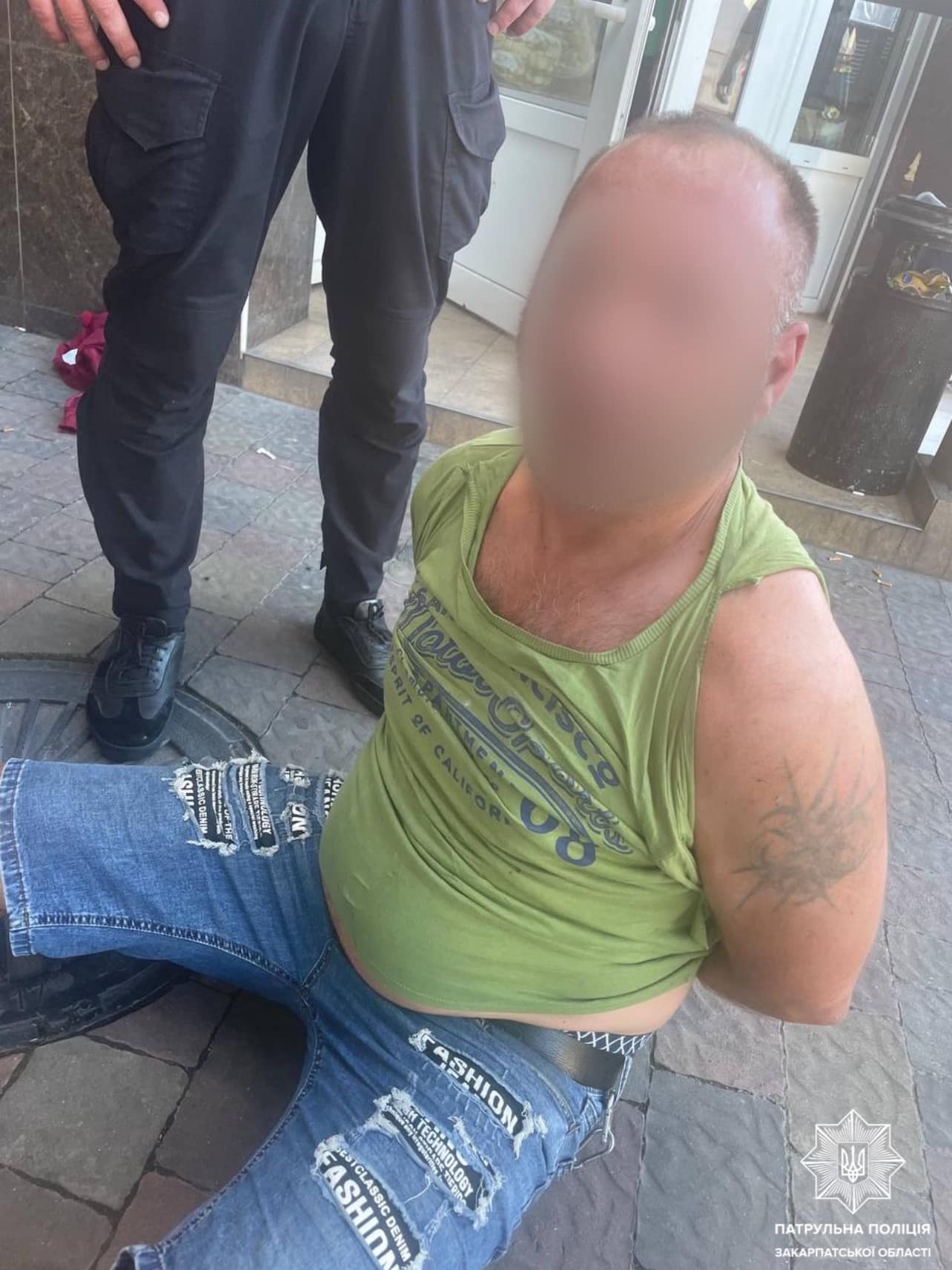 фото затриманого молодика в Мукачеві