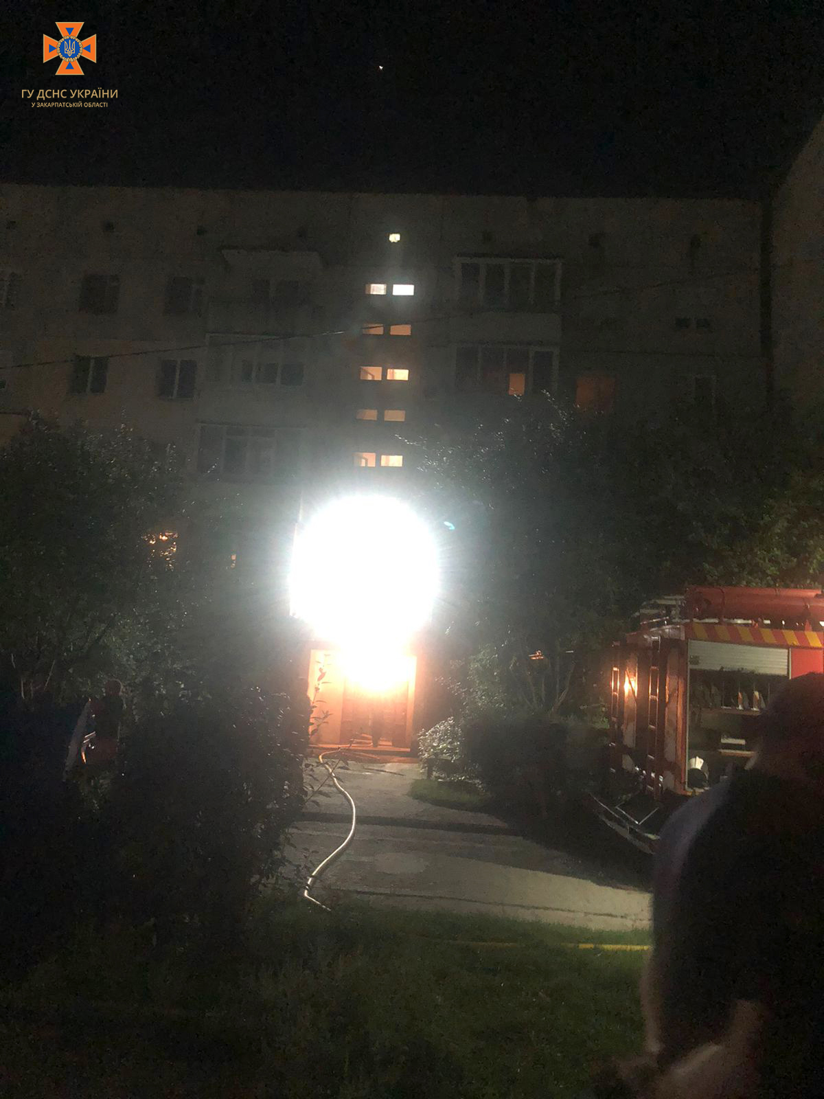 Фото з вчорашньої пожежі в Мукачеві в якій загинув чоловік 