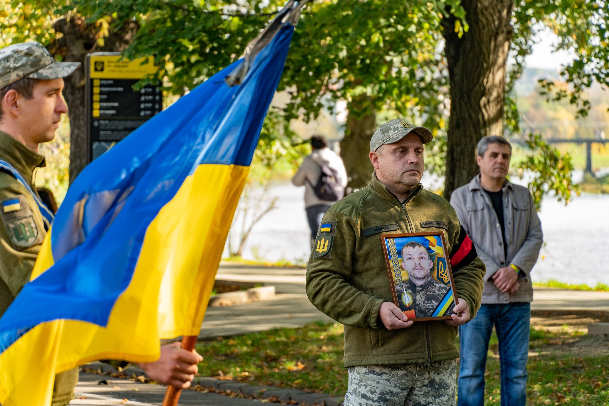 Військові прощаються зі своїм колегою 