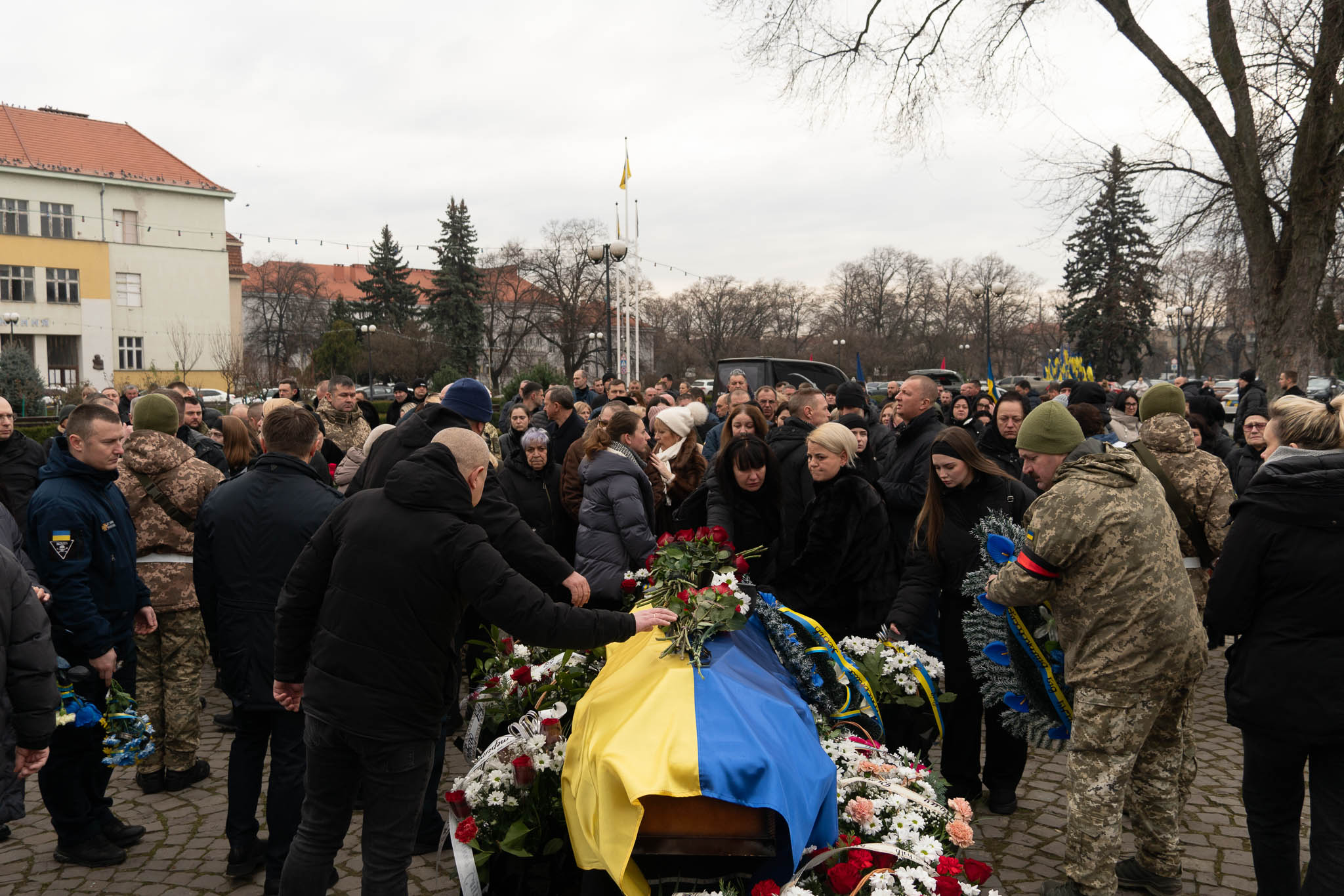 Прощання із воїном Дмитром Цацурою