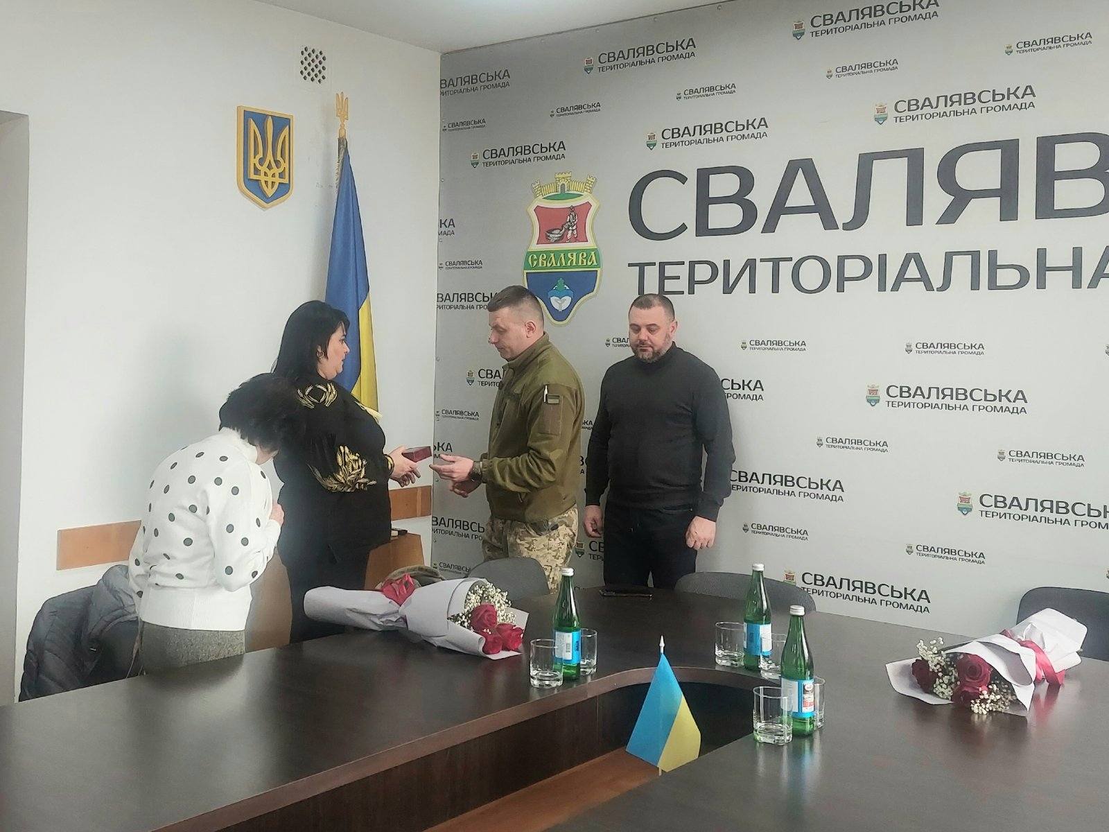 Вручення нагород родинам полеглих військових