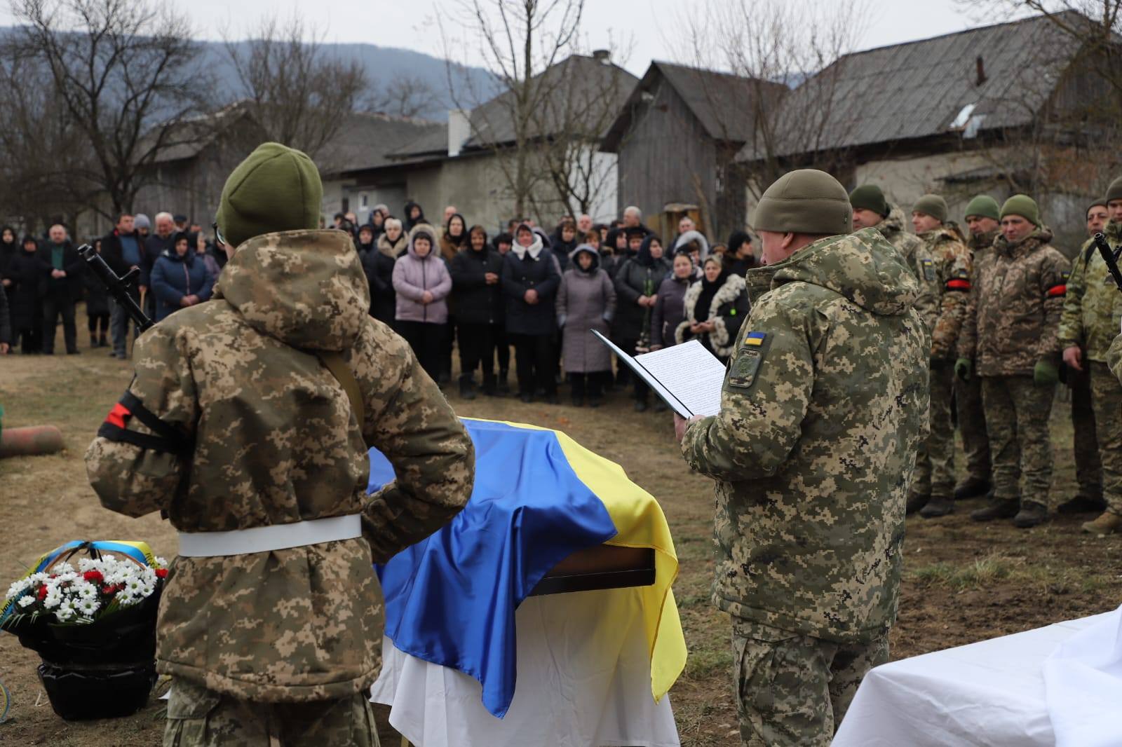 Прощання із воїном Іваном Мешком