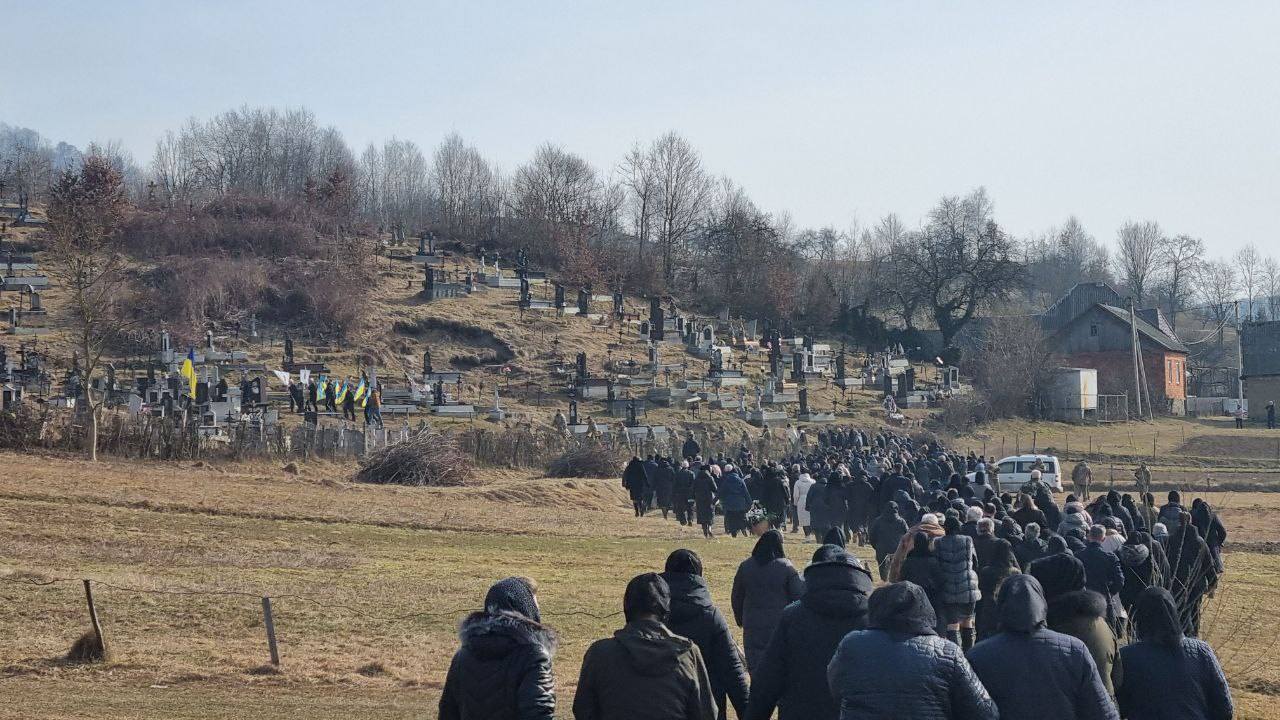 Прощання із воїном Віталієм Мотилем