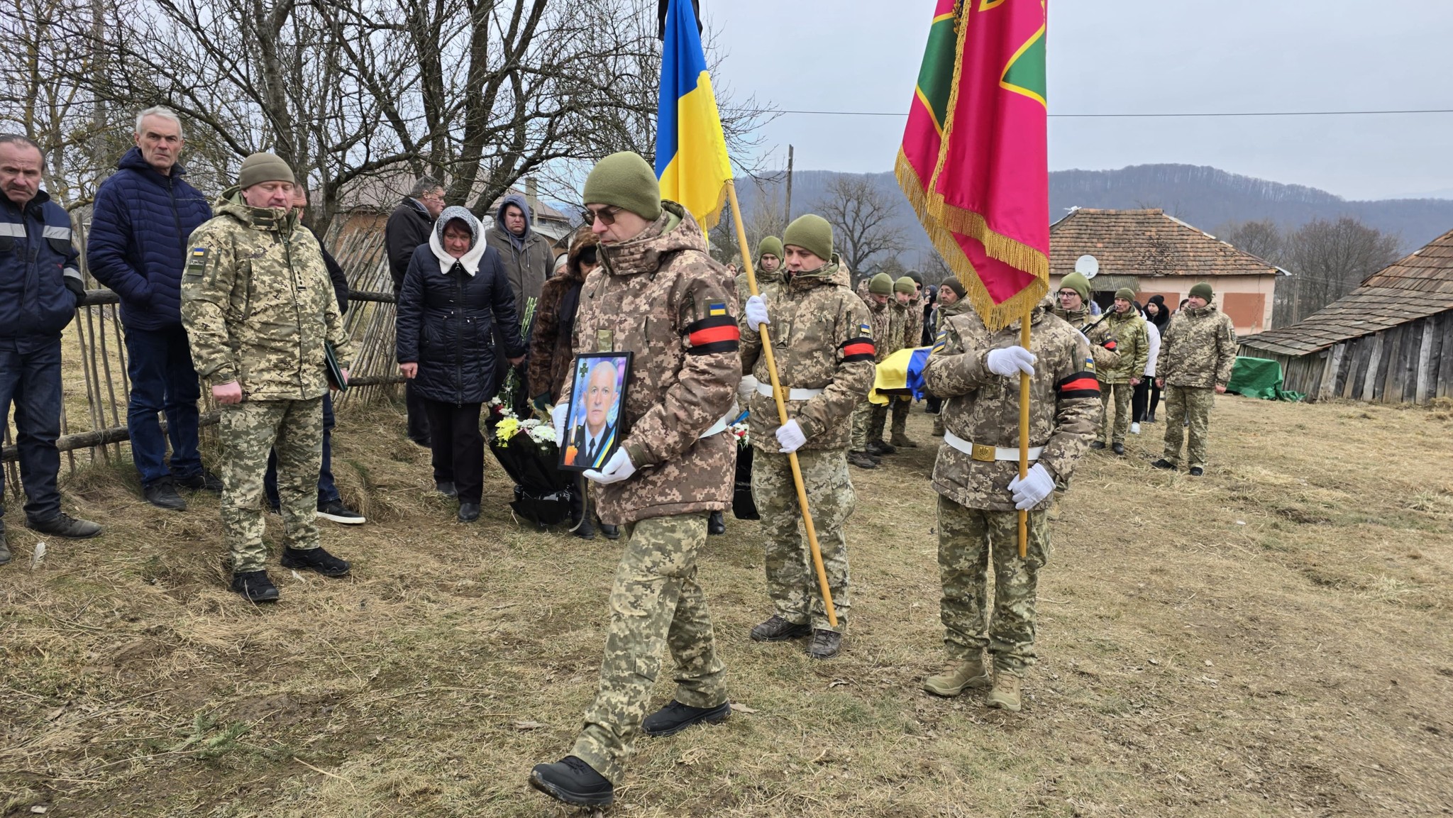 Прощання із воїном Іваном Мешком