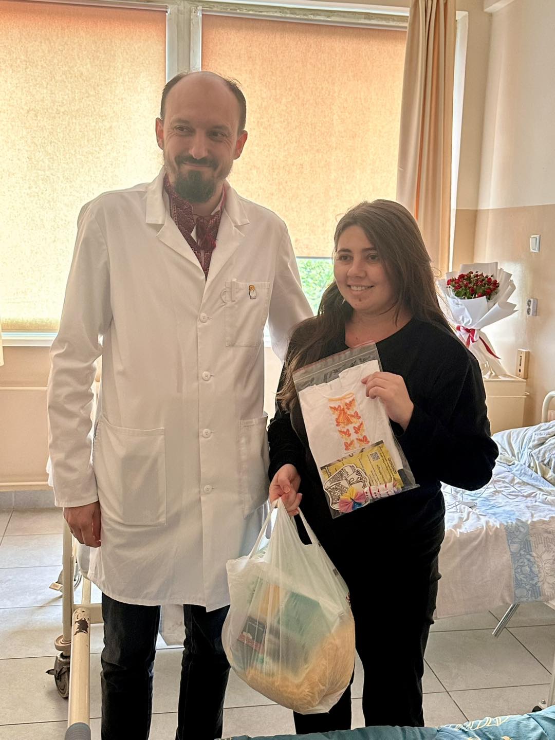 Пакунки з вишиванками