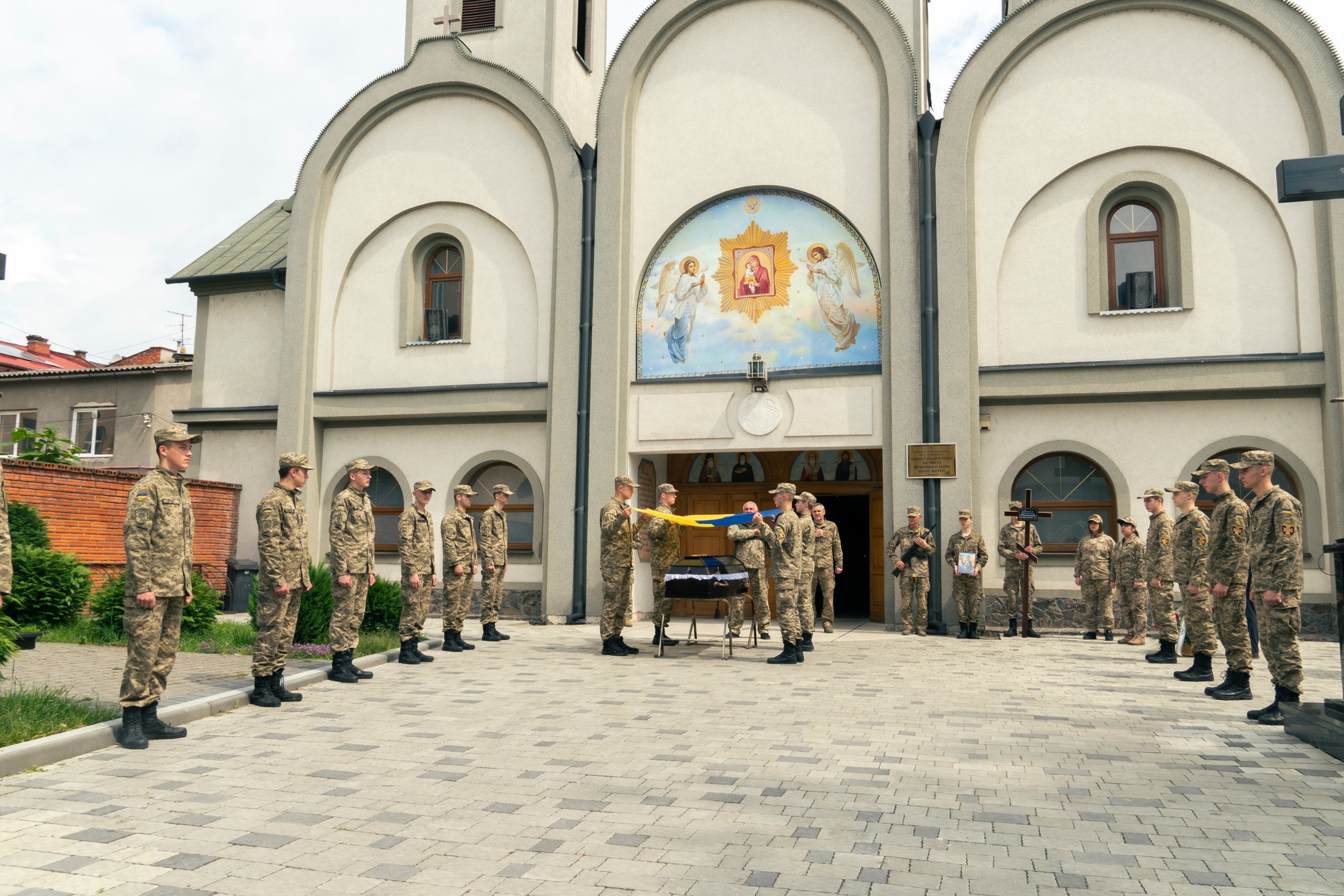 Прощання з воїном Костянтином Артюгіним