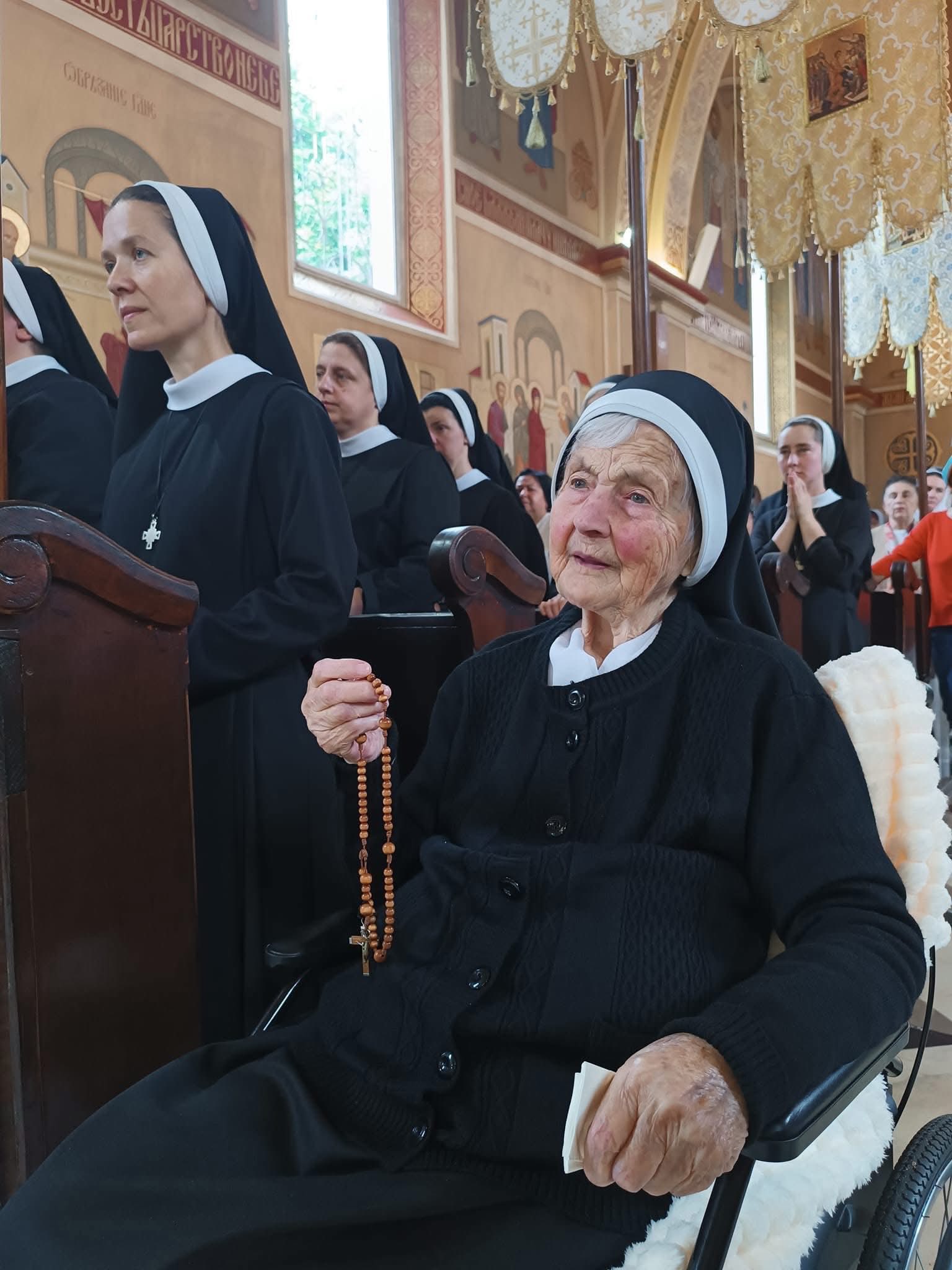 сестра Ольга Ладжун