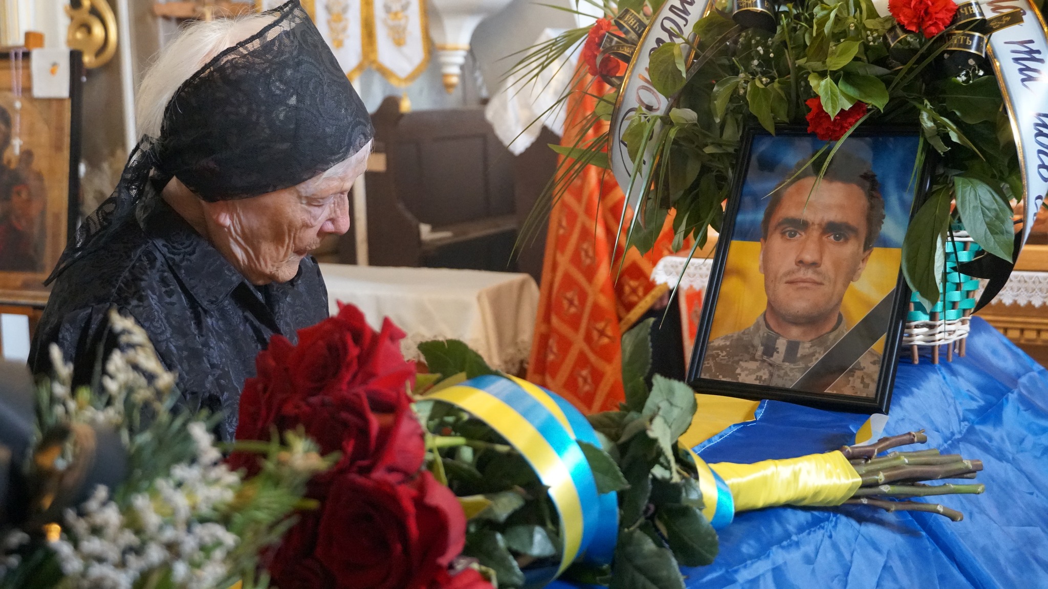 Прощання із воїном Михайлом Ярошем