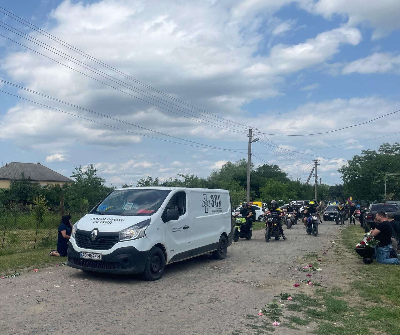Прощання із воїном Михайлом Мучичкою