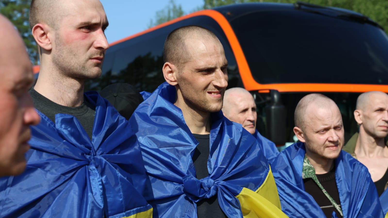 Повернені українські воїни з російського полону