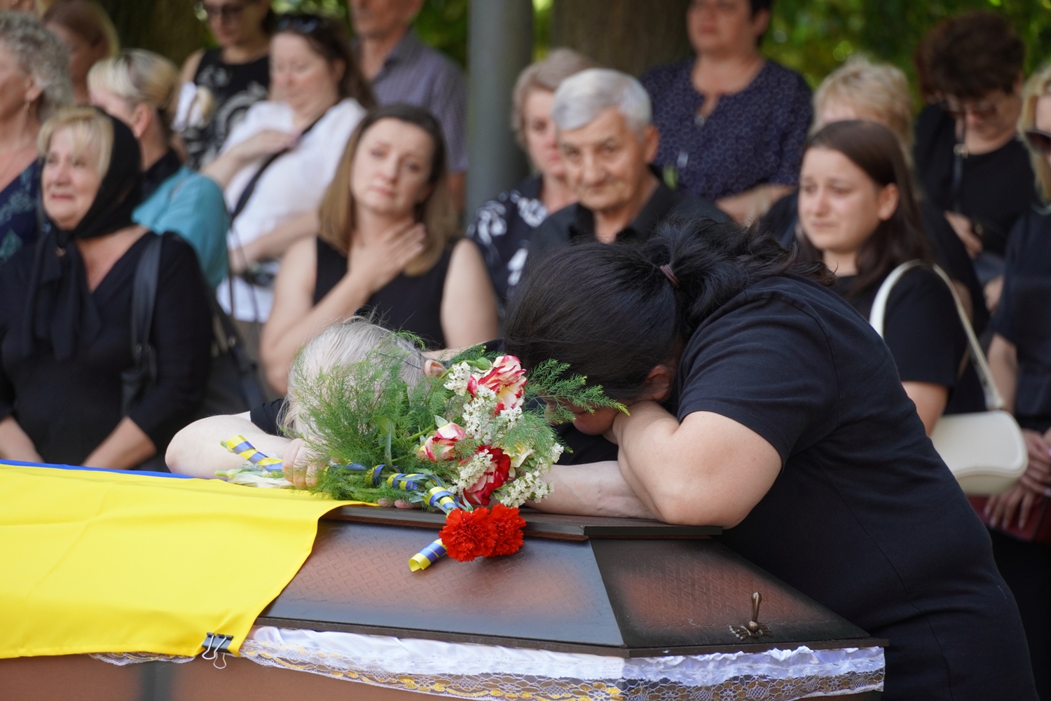 Прощання із воїном Віталієм Лакатошем