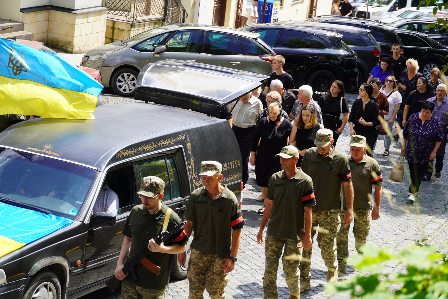 Прощання із воїном Віталієм Лакатошем