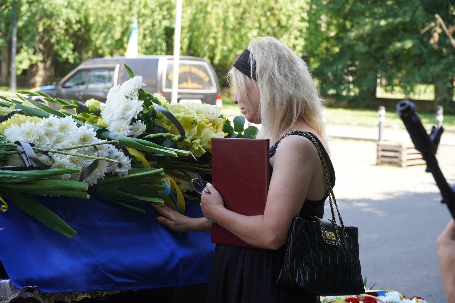 Прощання із воїном Олександром Ануфрієм