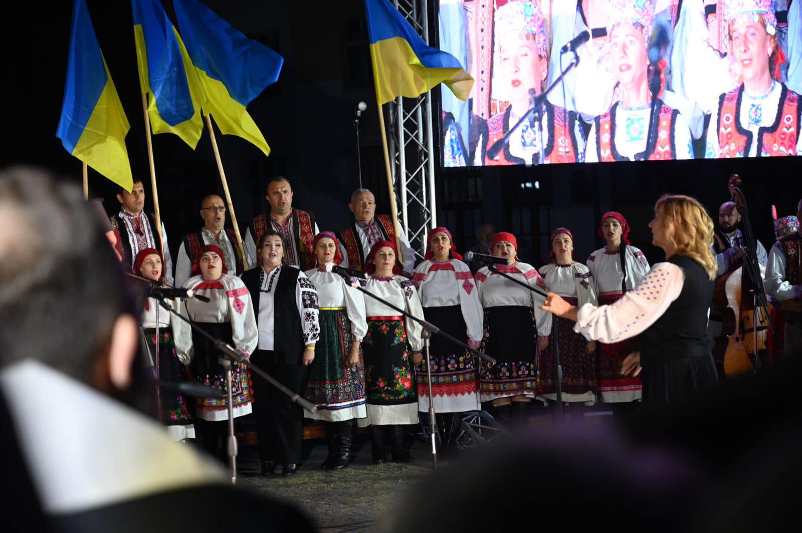 Заслужений академічний Закарпатський народний хор