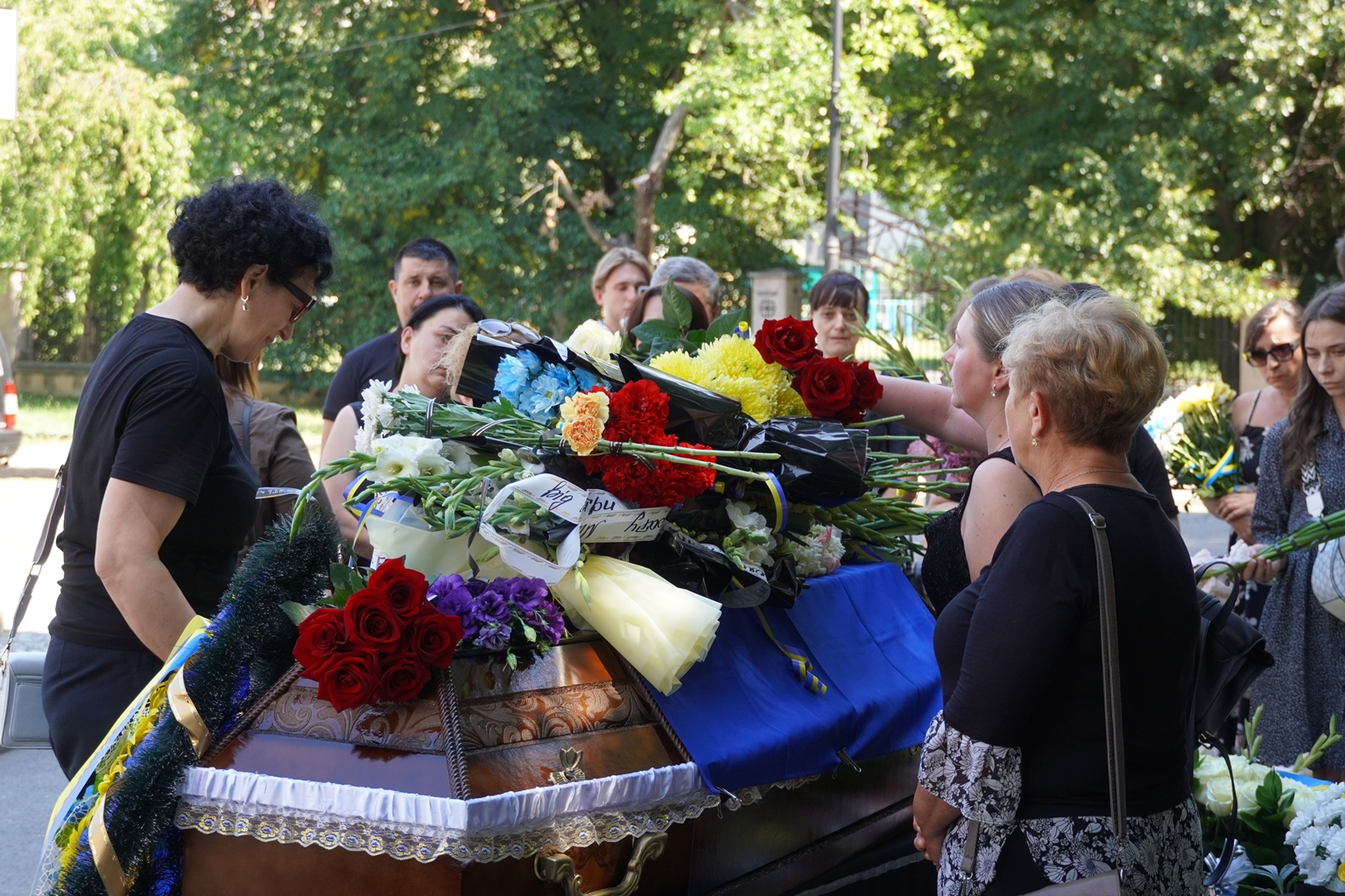 Прощання з воїном Миколою Манільчуком в Ужгороді