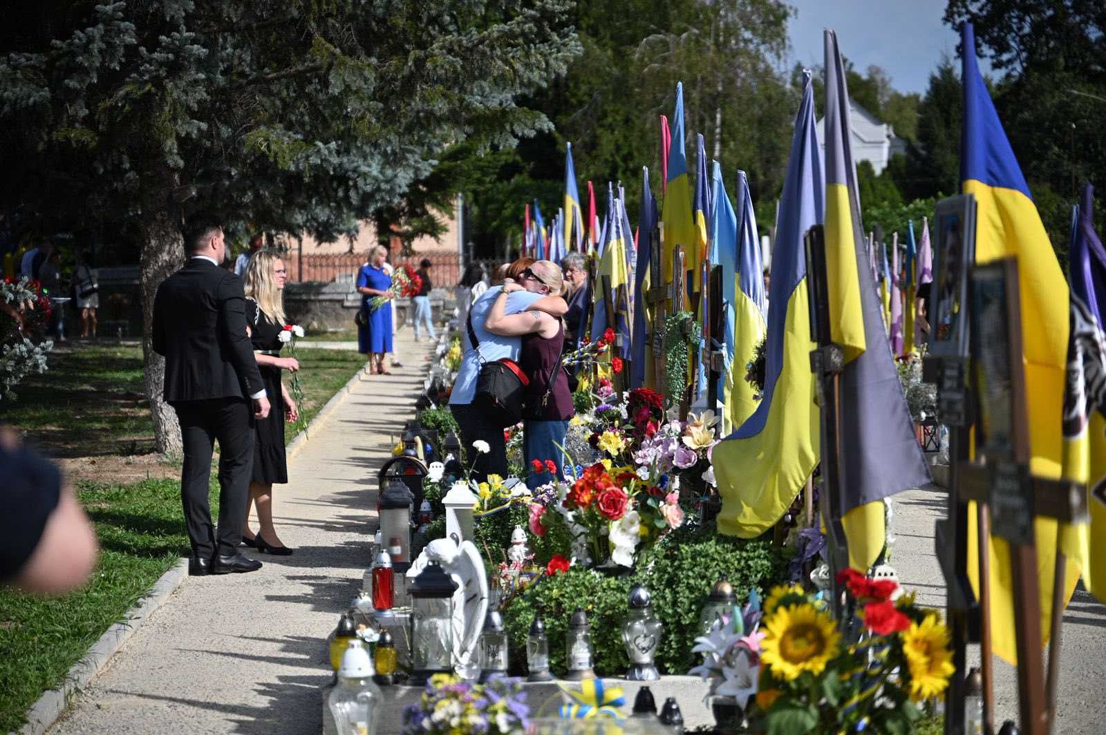 Вшанування пам'яті загиблих Героїв на Пагорбі Слави в Ужгороді