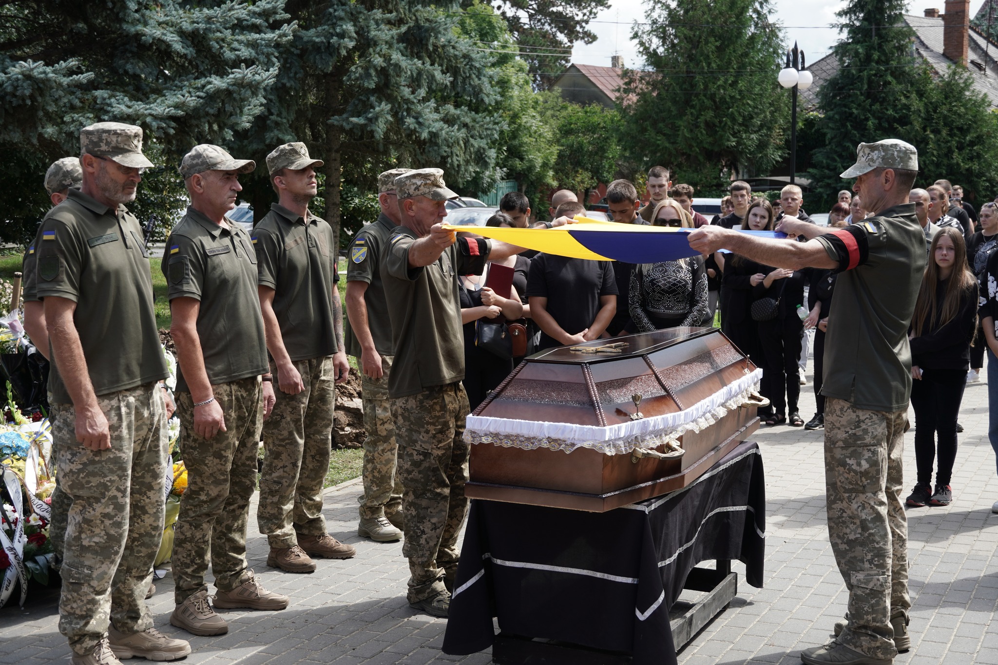 Прощання з воїном Денисом Виднянським