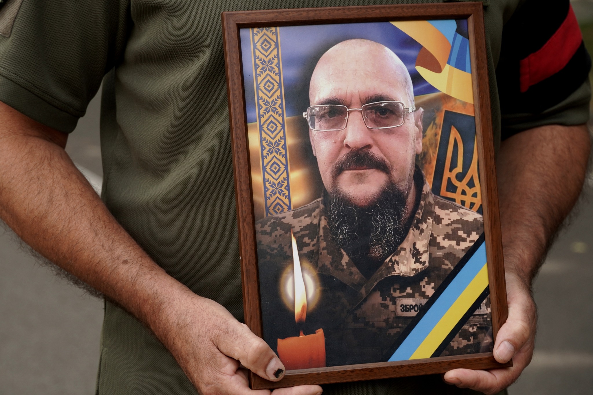 Прощання з воїном Сергієм Постельняком