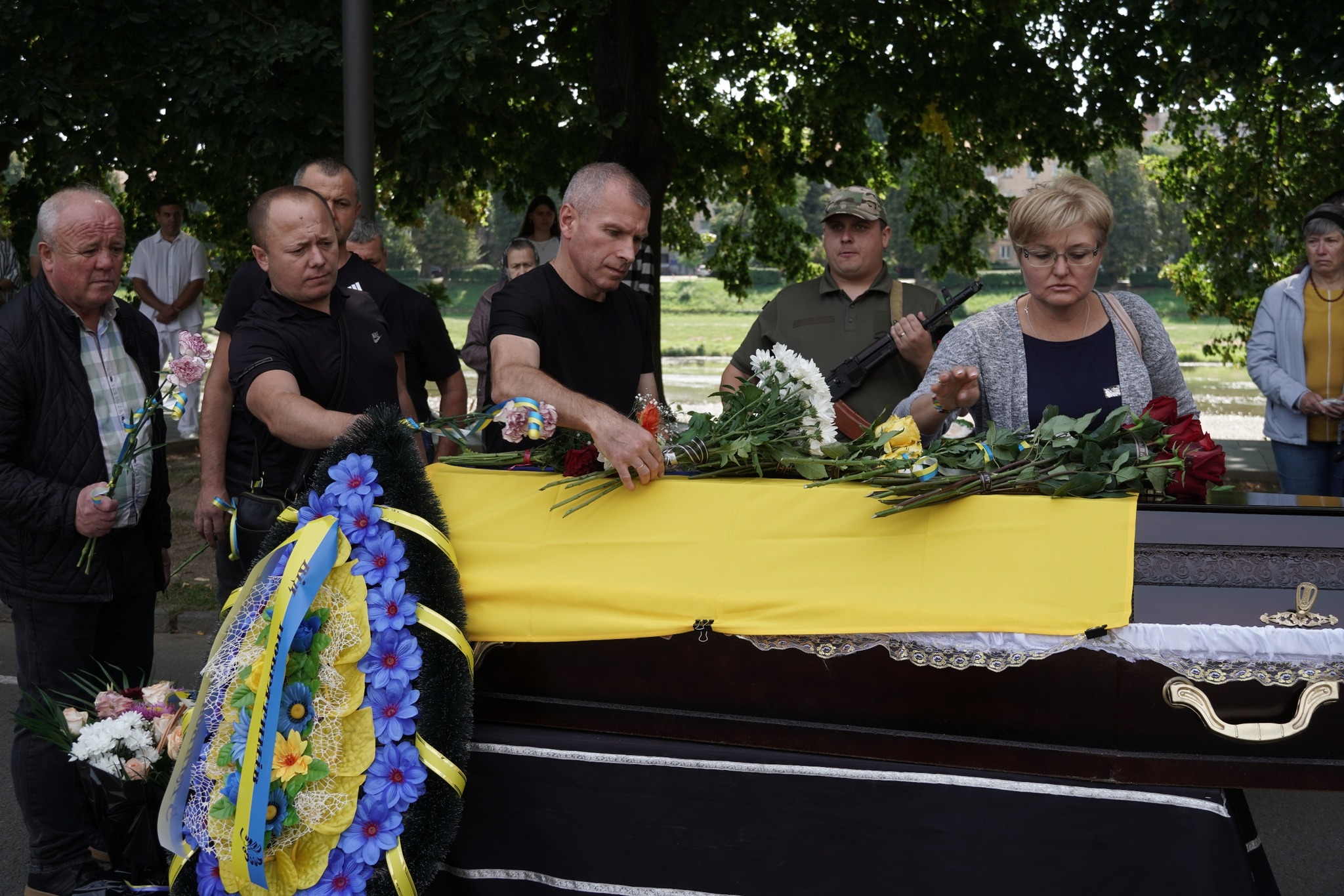 Прощання з воїном Сергієм Постельняком