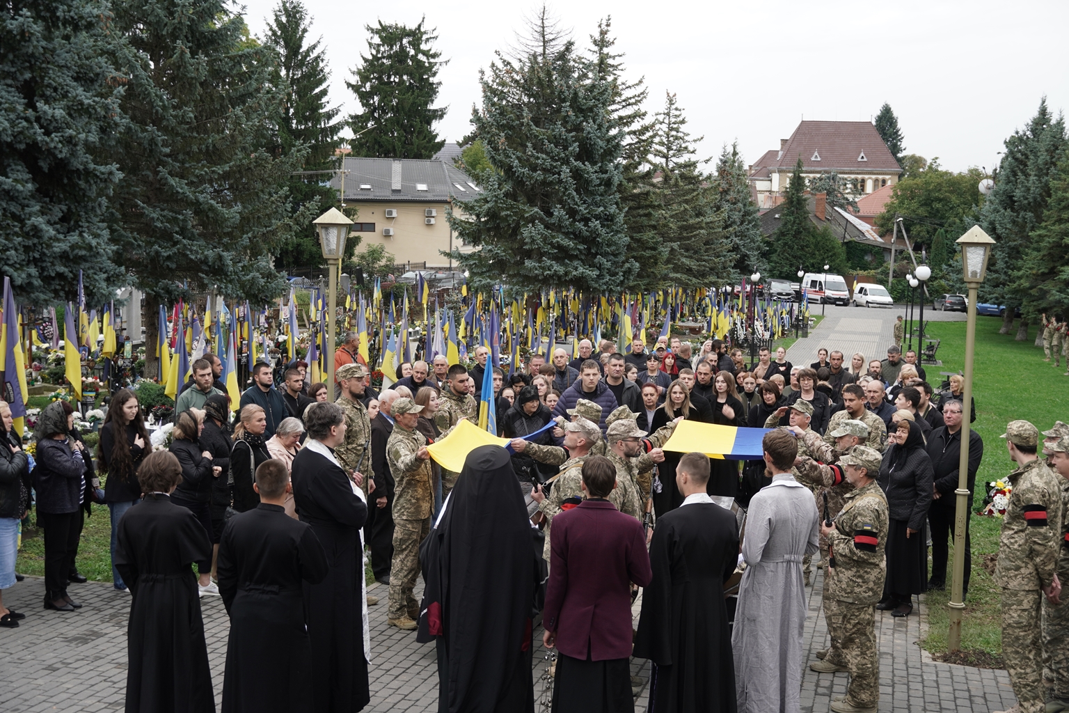 Прощання з воїнами Юрієм Бачкаєм та Олександром Дзуринцем