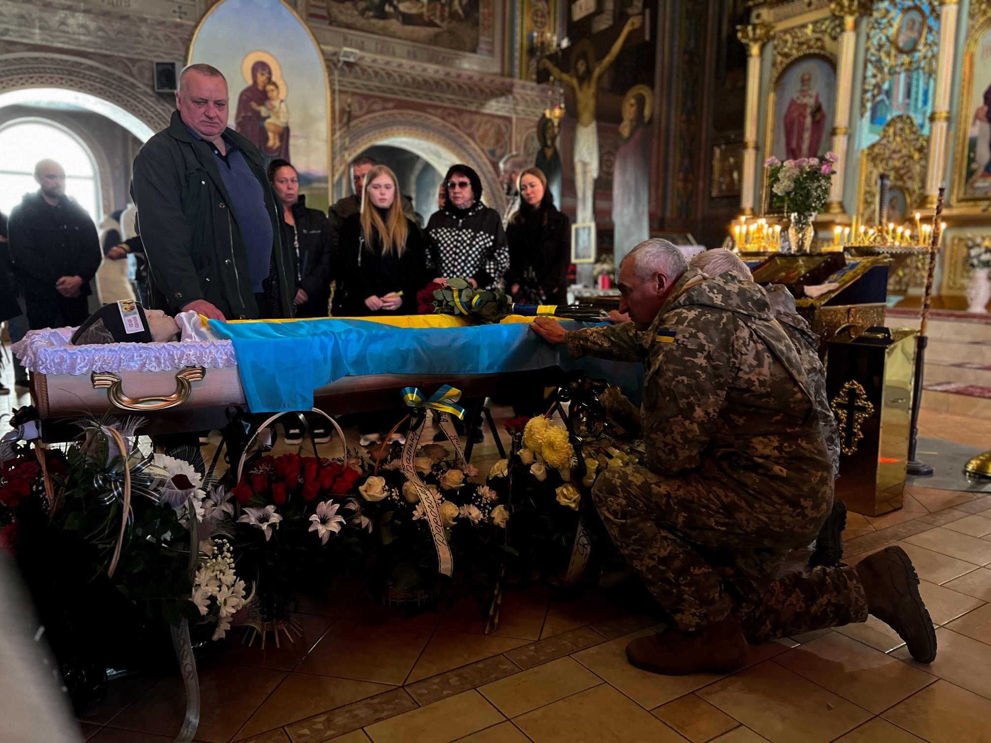 Прощання із воїном Олегом Полешкіним