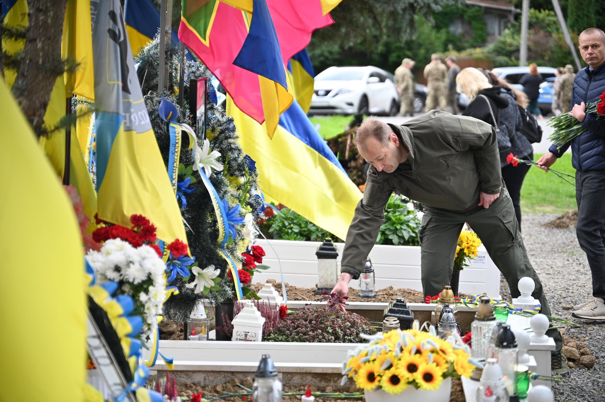 Вшанування памʼяті полеглих воїнів у День захисників