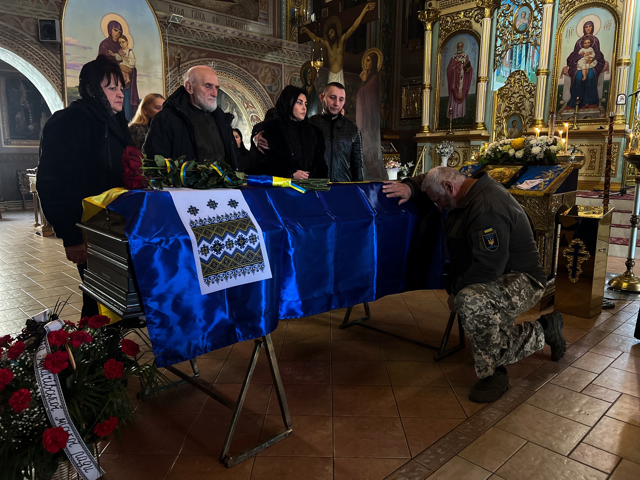 Прощання з полеглим захисником Андрієм Лапіковим