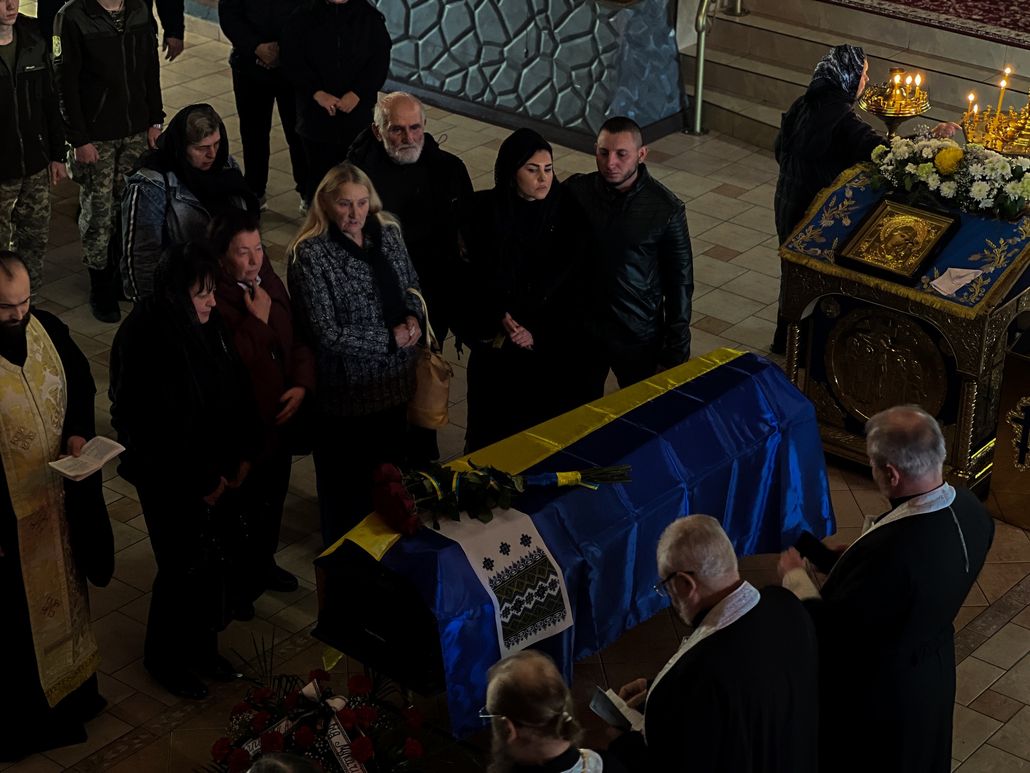 Прощання з полеглим захисником Андрієм Лапіковим