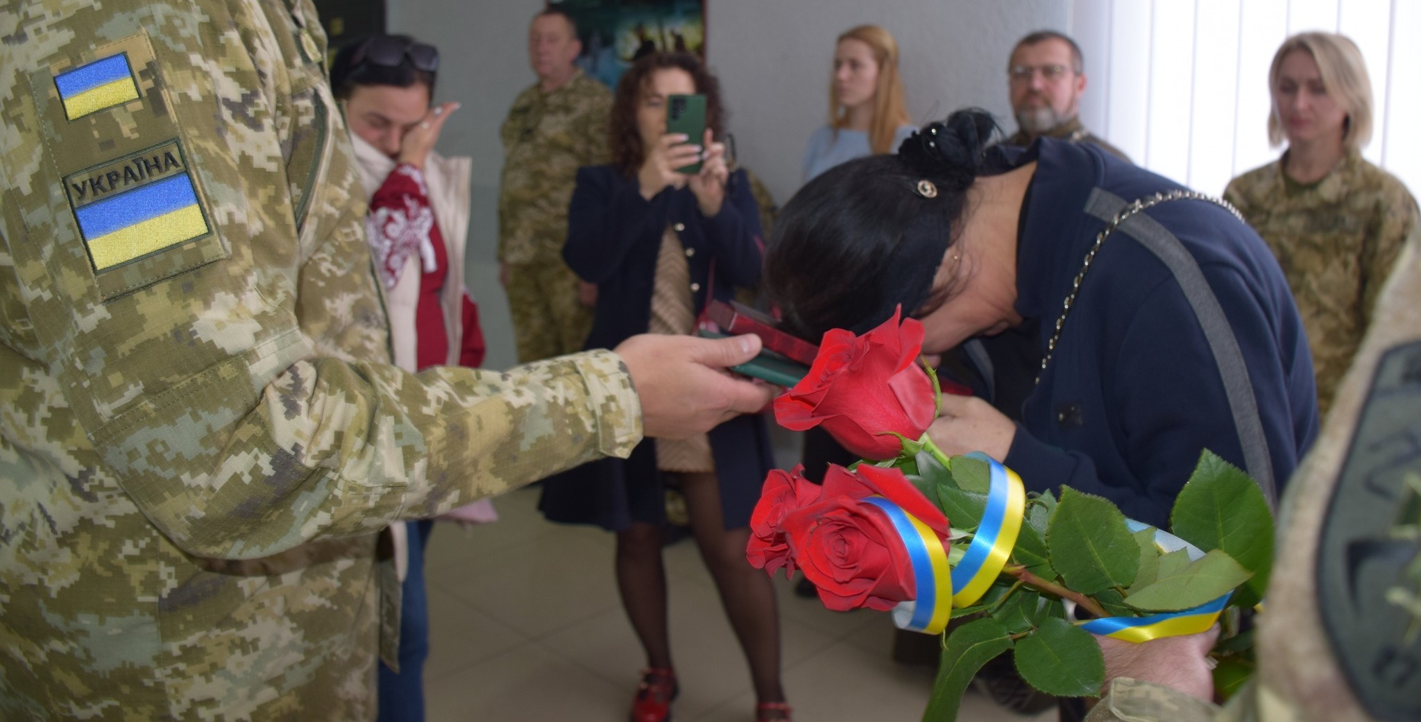 Вручення ордену матері полеглого воїна