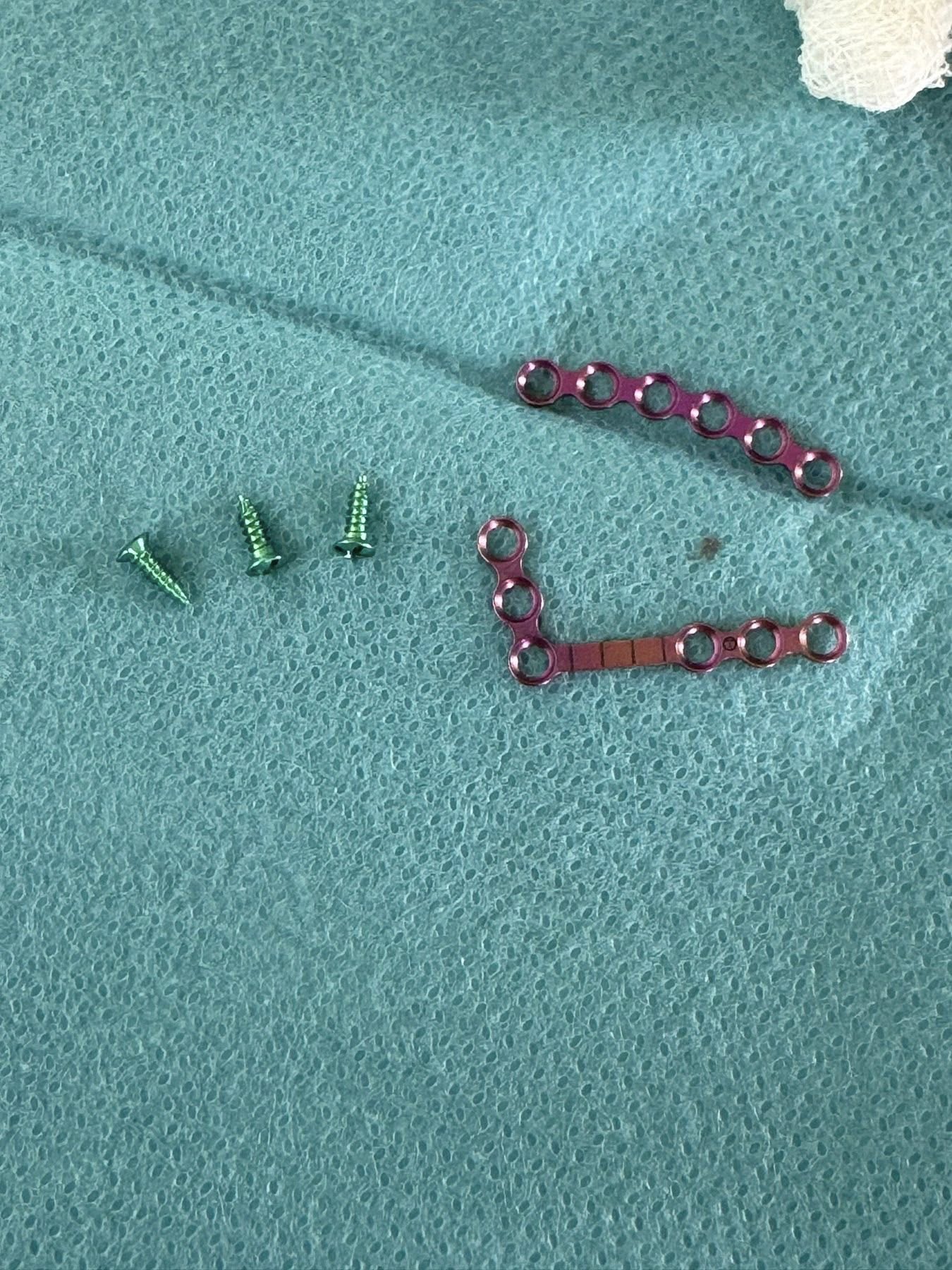 Титанові пластини